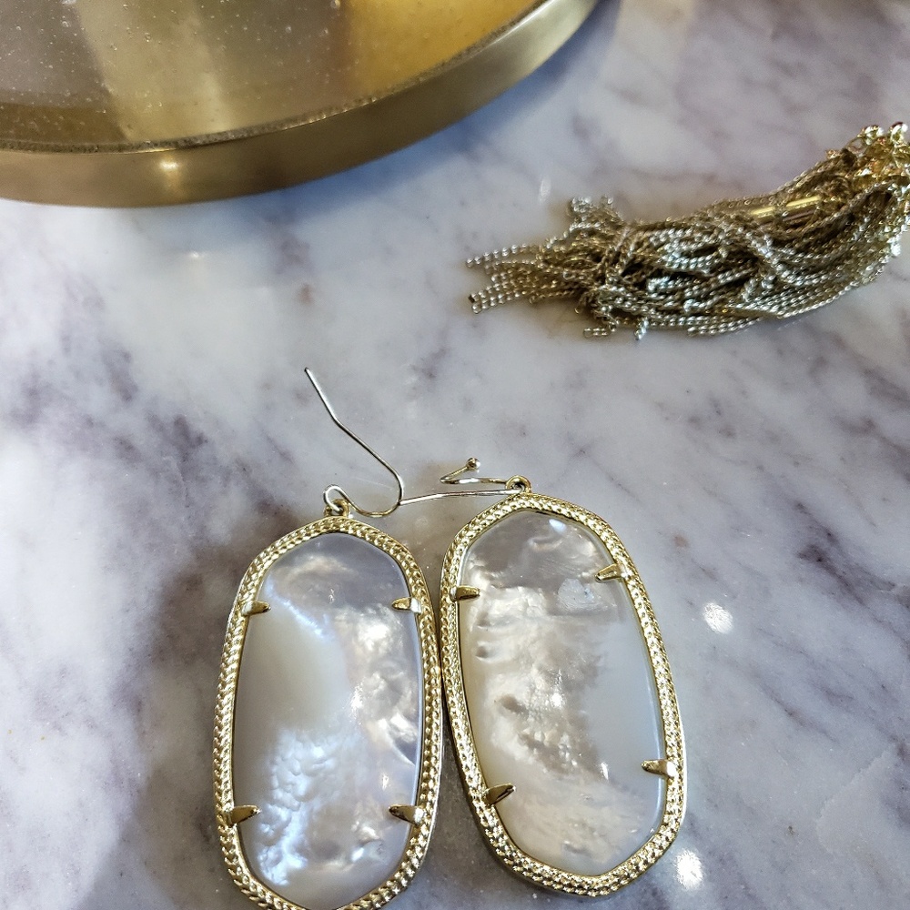Kendra scott earrings in white pearl